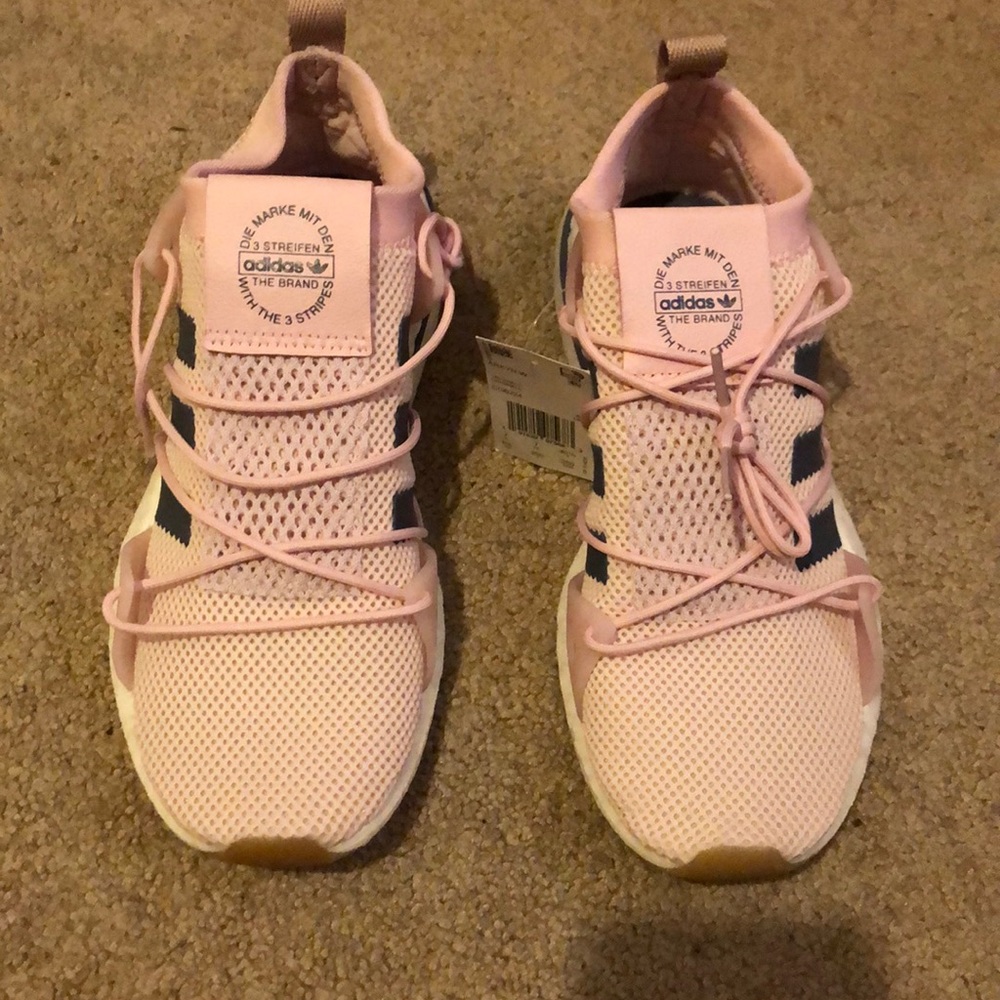 women’s adidas running shoes - Picture 1 of 3
